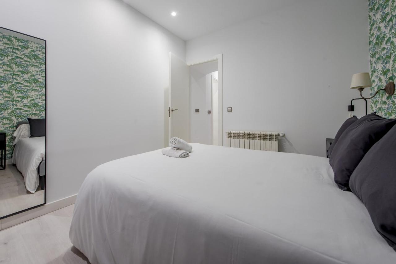 Cool/Soho Style Apt Para 9Pax C/Luciente Madrid Exterior photo