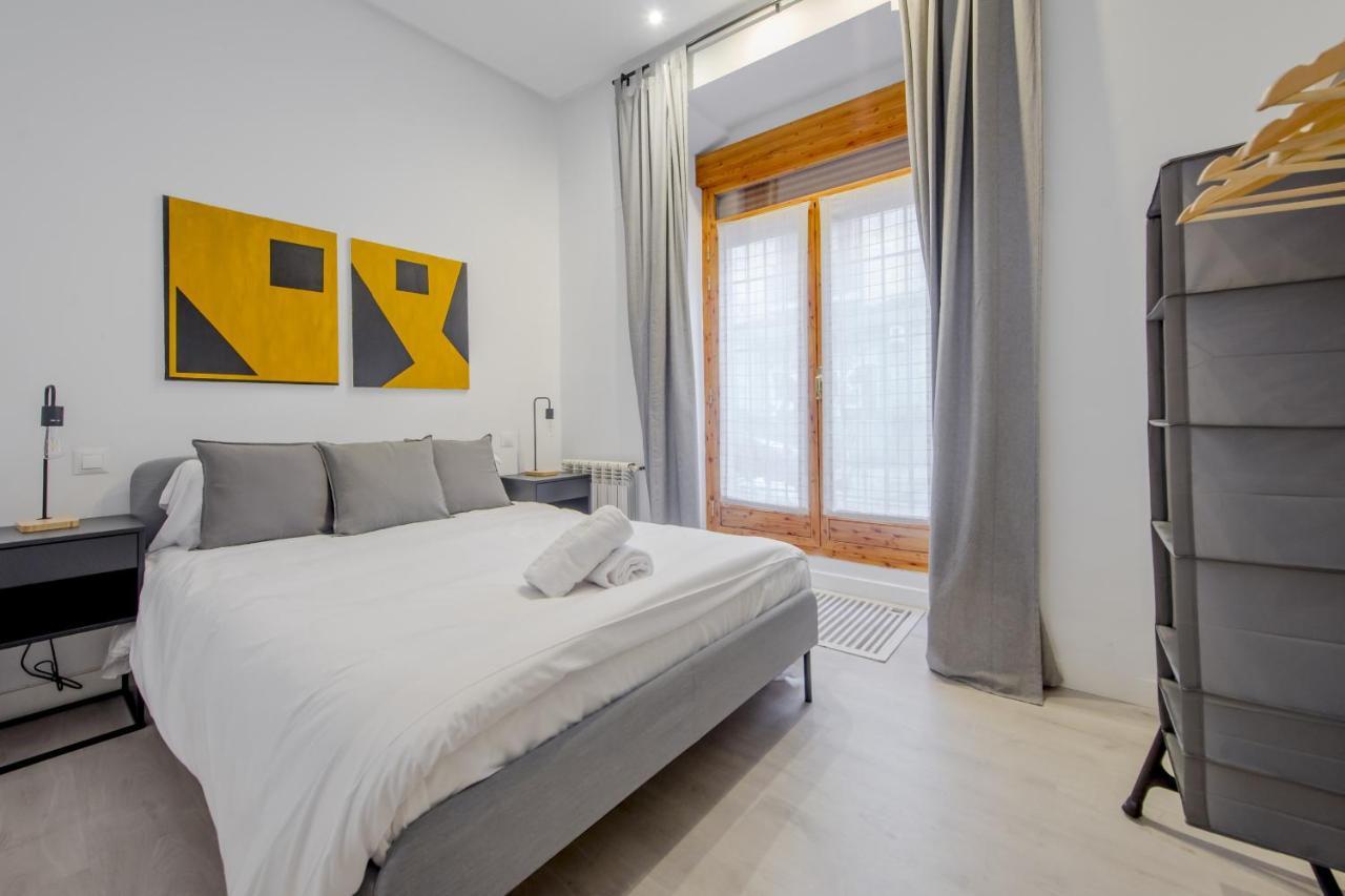 Cool/Soho Style Apt Para 9Pax C/Luciente Madrid Exterior photo